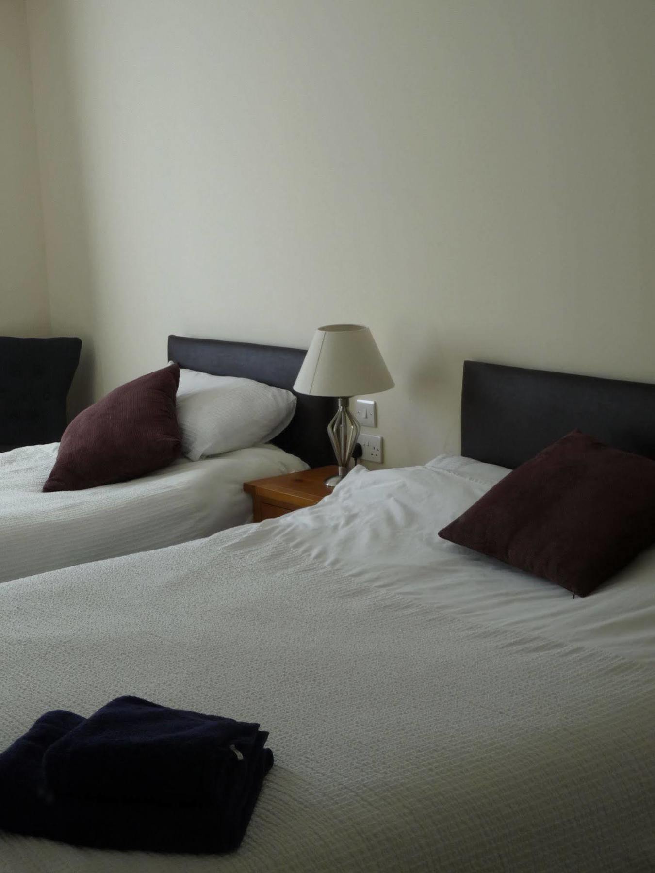 Riverside Apartments Уик Экстерьер фото