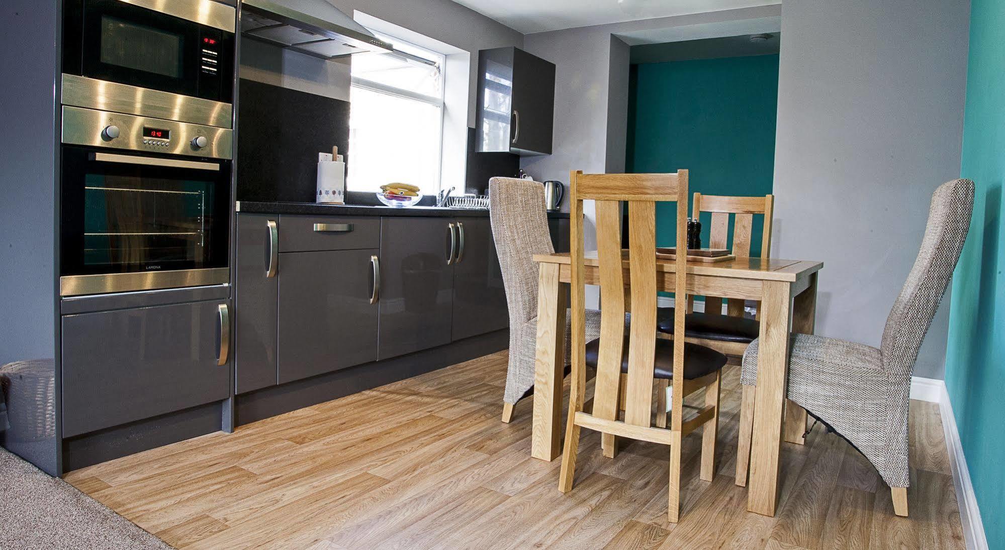 Riverside Apartments Уик Экстерьер фото