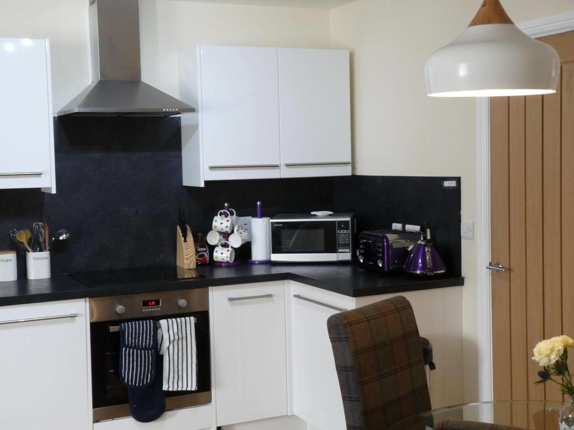 Riverside Apartments Уик Экстерьер фото