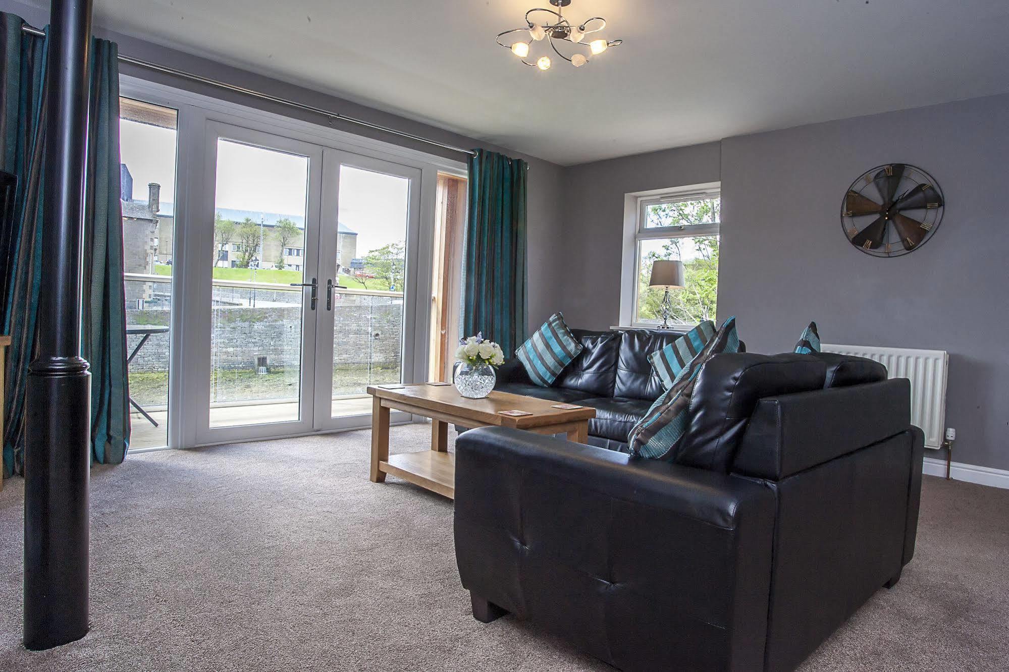 Riverside Apartments Уик Экстерьер фото